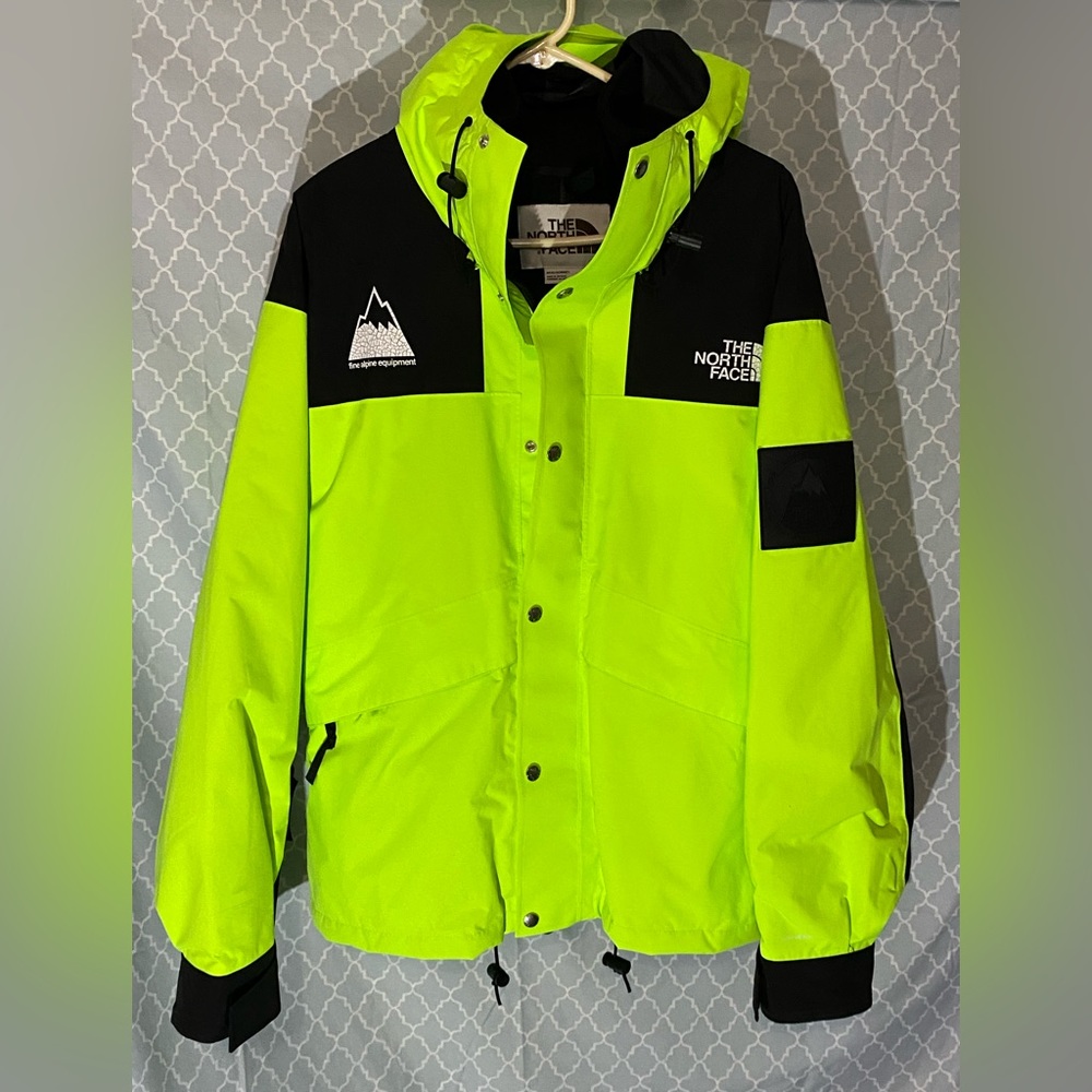 Super nice jacket with fleece zip in jacket included men’s xl the northface